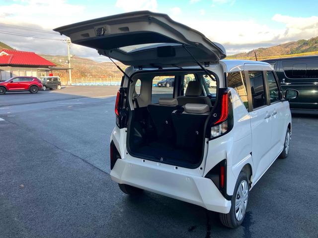 ムーヴ Ｘ　全周囲カメラ　両側スライド・片側電動　ナビ　ＴＶ　クリアランスソナー　衝突被害軽減システム　オートライト　ＬＥＤヘッドランプ　スマートキー　アイドリングストップ　電動格納ミラー　ＣＶＴ（31枚目）