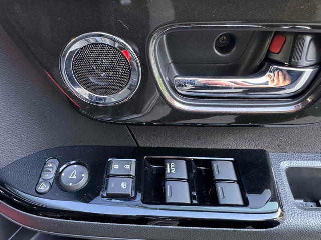 Ｎ－ＢＯＸカスタム Ｇ・Ｌホンダセンシング　４ＷＤ　ドライブレコーダー　ＥＴＣ　バックカメラ　両側スライド・片側電動　ナビ　ＴＶ　クリアランスソナー　オートクルーズコントロール　レーンアシスト　衝突被害軽減システム　オートライト（11枚目）