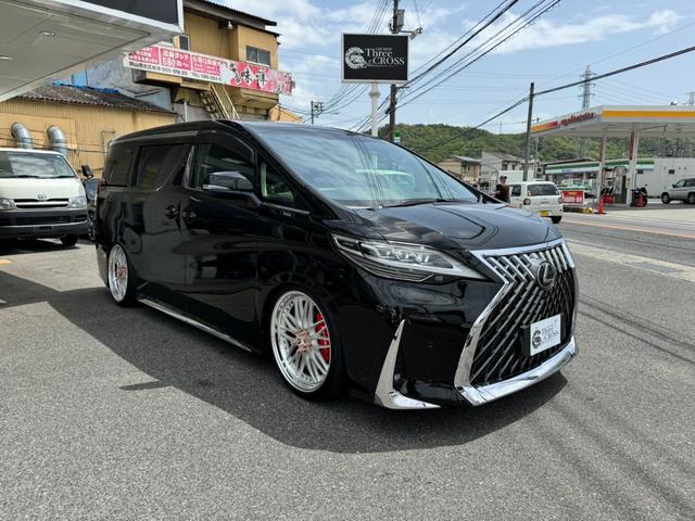 ２．５Ｚ　ＬＭボディーキット・ＡＣＣエアサス・２１インチアルミ・アルパイン１１インチナビ・大型後席モニター・新品シートカバー・両側パワースライド・ドラレコ(3枚目)