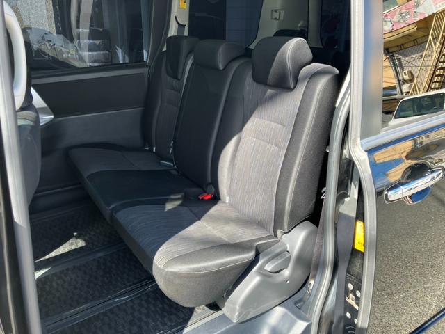 ヴォクシー ＺＳ　煌　社外１９インチアルミ・車高調・フルセグナビ・Ｂｌｕｅｔｏｏｔｈ・後席モニター・両側パワースライド・ＥＴＣ！（30枚目）