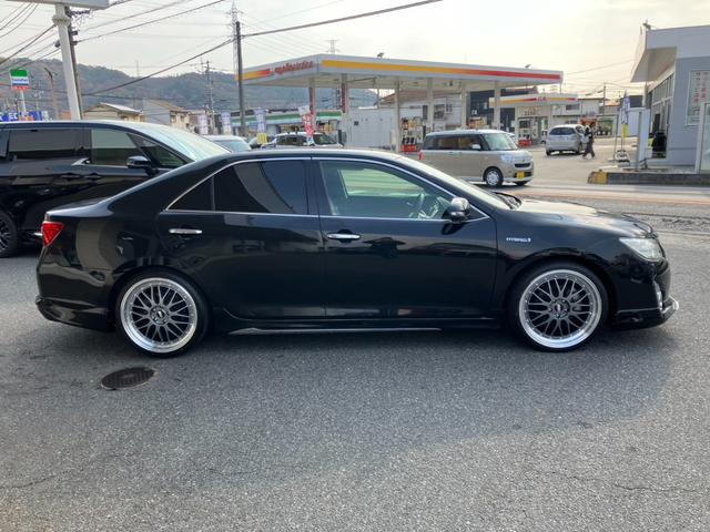 カムリ ハイブリッド　Ｇパッケージ　社外エアロ＆１９インチアルミ・ローダウン・新品シートカバー・パワーシート・純正ナビ・Ｂｌｕｅｔｏｏｔｈ・オートクルーズバックカメラ！（9枚目）