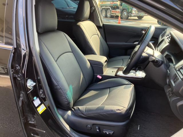 カムリ ハイブリッド　Ｇパッケージ　社外エアロ＆１９インチアルミ・ローダウン・新品シートカバー・パワーシート・純正ナビ・Ｂｌｕｅｔｏｏｔｈ・オートクルーズバックカメラ！（27枚目）