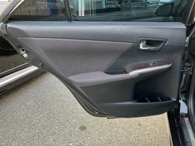 カムリ ハイブリッド　Ｇパッケージ　社外エアロ＆１９インチアルミ・ローダウン・新品シートカバー・パワーシート・純正ナビ・Ｂｌｕｅｔｏｏｔｈ・オートクルーズバックカメラ！（40枚目）