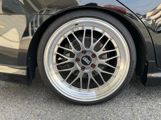 クラウン ２．５アスリート　アニバーサリーエディション　サンルーフ・黒革パワーシート・ＴＥＩＮ車高調・社外１９インチアルミ・社外エアロ＆４本出しマフラー・フルセグＨＤＤナビ・Ｂｌｕｅｔｏｏｔｈ・オートクルーズ・シートクーラー！（26枚目）