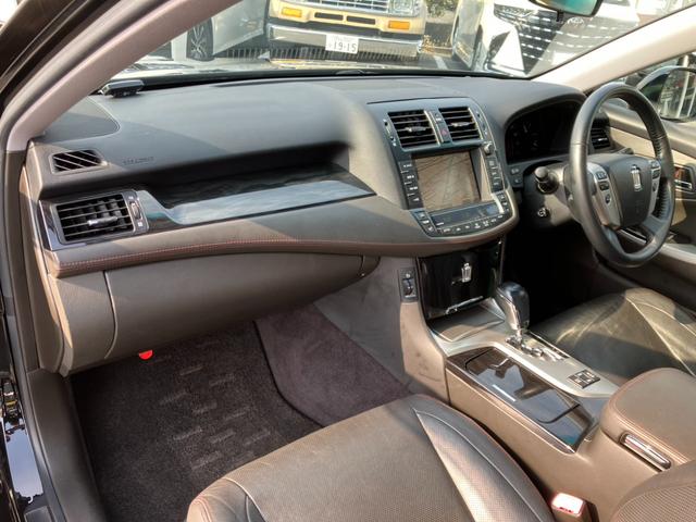 クラウン ２．５アスリート　アニバーサリーエディション　サンルーフ・黒革パワーシート・ＴＥＩＮ車高調・社外１９インチアルミ・社外エアロ＆４本出しマフラー・フルセグＨＤＤナビ・Ｂｌｕｅｔｏｏｔｈ・オートクルーズ・シートクーラー！（33枚目）