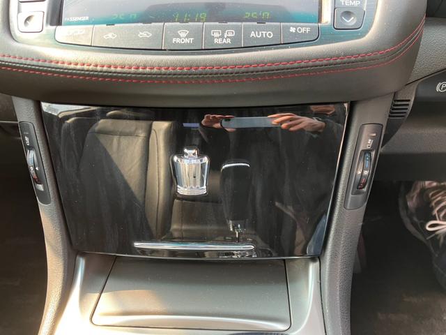 クラウン ２．５アスリート　アニバーサリーエディション　サンルーフ・黒革パワーシート・ＴＥＩＮ車高調・社外１９インチアルミ・社外エアロ＆４本出しマフラー・フルセグＨＤＤナビ・Ｂｌｕｅｔｏｏｔｈ・オートクルーズ・シートクーラー！（55枚目）