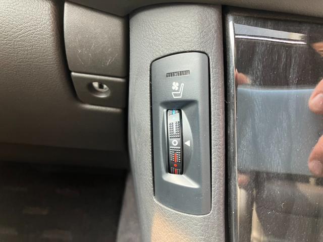 クラウン ２．５アスリート　アニバーサリーエディション　サンルーフ・黒革パワーシート・ＴＥＩＮ車高調・社外１９インチアルミ・社外エアロ＆４本出しマフラー・フルセグＨＤＤナビ・Ｂｌｕｅｔｏｏｔｈ・オートクルーズ・シートクーラー！（57枚目）