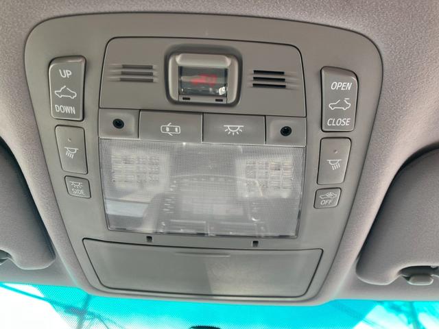 クラウン ２．５アスリート　アニバーサリーエディション　サンルーフ・黒革パワーシート・ＴＥＩＮ車高調・社外１９インチアルミ・社外エアロ＆４本出しマフラー・フルセグＨＤＤナビ・Ｂｌｕｅｔｏｏｔｈ・オートクルーズ・シートクーラー！（62枚目）