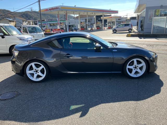 ８６ ＧＴ　６ＭＴ・ＴＥＩＮ車高調・ＥＮＫＥＩ１８インチアルミ・ＨＫＳマフラー・Ｋ＆Ｎエアフィルター・ＴＵＲＵＳＴオイルクーラキット・ＢＬＩＴＺサクションパイプキット＆メーター！（9枚目）