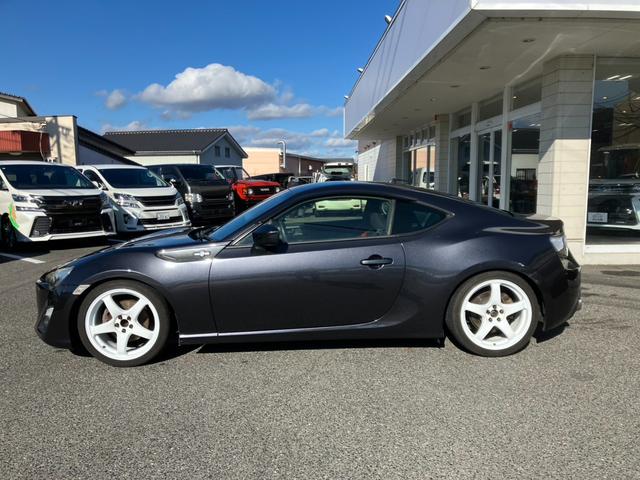 ８６ ＧＴ　６ＭＴ・ＴＥＩＮ車高調・ＥＮＫＥＩ１８インチアルミ・ＨＫＳマフラー・Ｋ＆Ｎエアフィルター・ＴＵＲＵＳＴオイルクーラキット・ＢＬＩＴＺサクションパイプキット＆メーター！（13枚目）