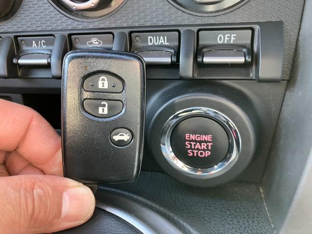 ８６ ＧＴ　６ＭＴ・ＴＥＩＮ車高調・ＥＮＫＥＩ１８インチアルミ・ＨＫＳマフラー・Ｋ＆Ｎエアフィルター・ＴＵＲＵＳＴオイルクーラキット・ＢＬＩＴＺサクションパイプキット＆メーター！（40枚目）