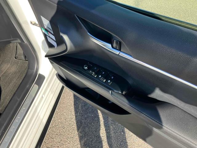 カムリ WSレザーパッケージ グー故障診断実施済(エラーなし) TRDフルエアロ TRDグリル 純正ナビ JBLサウンド ブラインドスポットモニター パワーシート ドライブレコーダー レザーシート バックカメラ 専用トランクマット(15枚目)