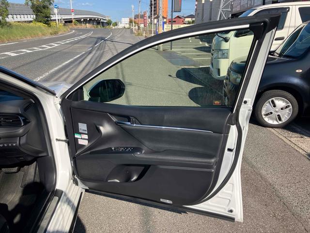 カムリ WSレザーパッケージ グー故障診断実施済(エラーなし) TRDフルエアロ TRDグリル 純正ナビ JBLサウンド ブラインドスポットモニター パワーシート ドライブレコーダー レザーシート バックカメラ 専用トランクマット(16枚目)