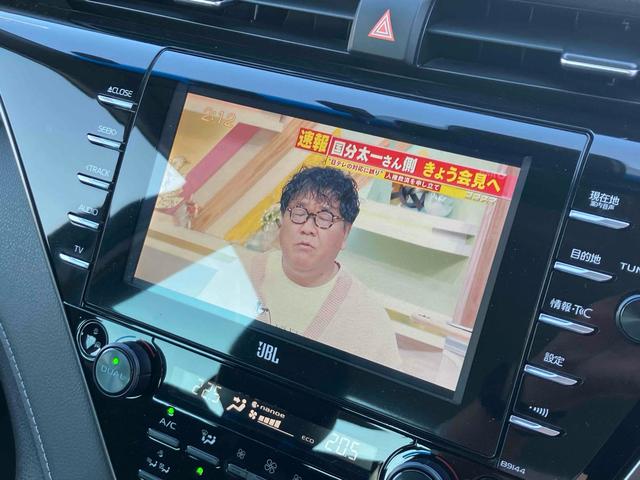 カムリ WSレザーパッケージ グー故障診断実施済(エラーなし) TRDフルエアロ TRDグリル 純正ナビ JBLサウンド ブラインドスポットモニター パワーシート ドライブレコーダー レザーシート バックカメラ 専用トランクマット(21枚目)