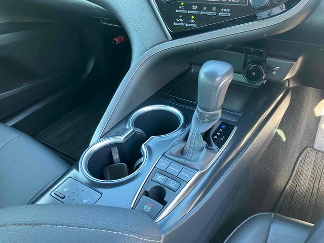 カムリ WSレザーパッケージ グー故障診断実施済(エラーなし) TRDフルエアロ TRDグリル 純正ナビ JBLサウンド ブラインドスポットモニター パワーシート ドライブレコーダー レザーシート バックカメラ 専用トランクマット(25枚目)