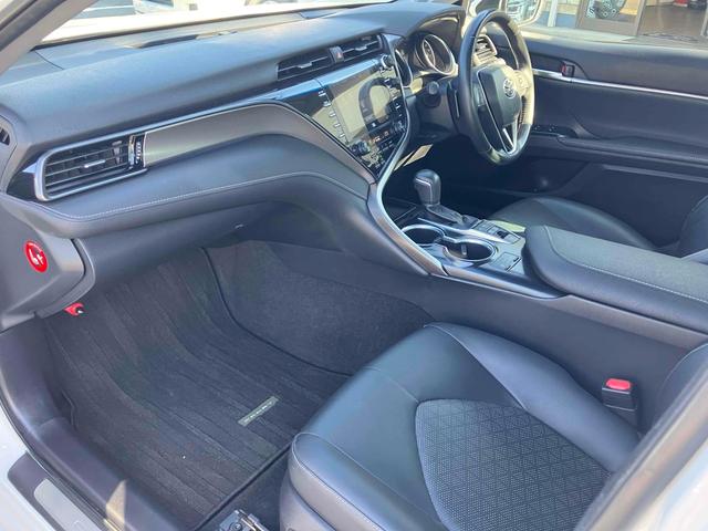 カムリ WSレザーパッケージ グー故障診断実施済(エラーなし) TRDフルエアロ TRDグリル 純正ナビ JBLサウンド ブラインドスポットモニター パワーシート ドライブレコーダー レザーシート バックカメラ 専用トランクマット(35枚目)