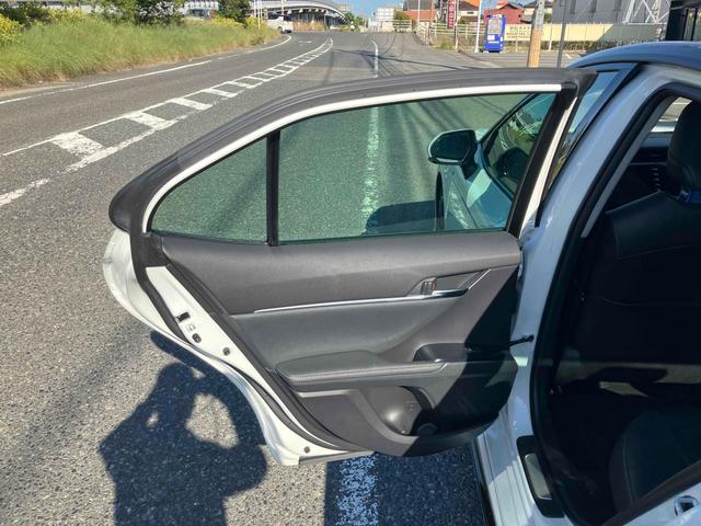 カムリ WSレザーパッケージ グー故障診断実施済(エラーなし) TRDフルエアロ TRDグリル 純正ナビ JBLサウンド ブラインドスポットモニター パワーシート ドライブレコーダー レザーシート バックカメラ 専用トランクマット(45枚目)
