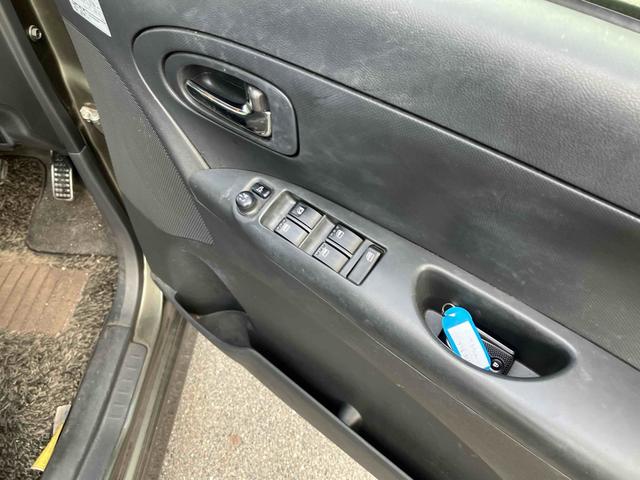 タント カスタムＸ　ＥＴＣ　電動スライドドア　ナビ　ＴＶ　ＨＩＤ　スマートキー　電動格納ミラー　ベンチシート　ＣＶＴ　盗難防止システム　ＡＢＳ　ＣＤ　ＤＶＤ再生　ミュージックプレイヤー接続可　アルミホイール（11枚目）