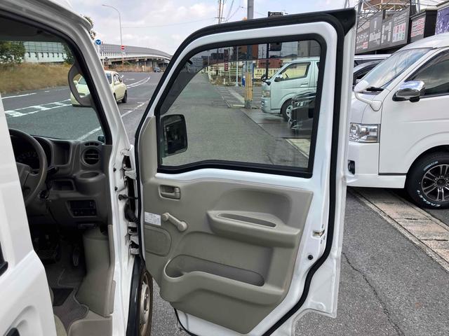 エブリイ ＰＡリミテッド　ＥＴＣ　バックカメラ　両側スライドドア　ナビ　ＴＶ　衝突被害軽減システム　キーレスエントリー　ＡＴ　盗難防止システム　ＡＢＳ　ＥＳＣ　ＣＤ　衝突安全ボディ　エアコン　パワーステアリング（11枚目）