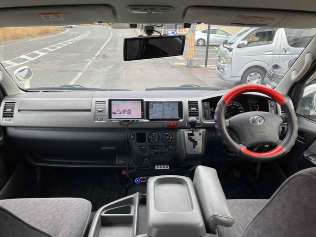 ハイエースワゴン ＧＬ　４ＷＤ　ＥＴＣ　バックカメラ　ナビ　ＴＶ　電動スライドドア　キーレスエントリー　電動格納ミラー　後席モニター　ＡＴ　アルミホイール　盗難防止システム　ＡＢＳ　エアコン　パワーステアリング（6枚目）