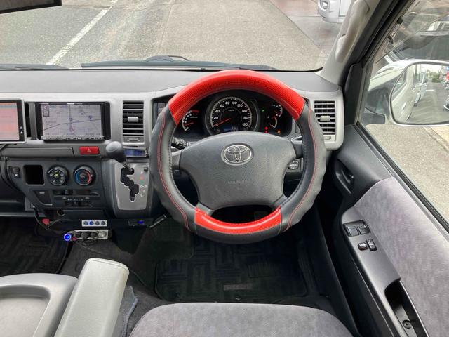ハイエースワゴン ＧＬ　４ＷＤ　ＥＴＣ　バックカメラ　ナビ　ＴＶ　電動スライドドア　キーレスエントリー　電動格納ミラー　後席モニター　ＡＴ　アルミホイール　盗難防止システム　ＡＢＳ　エアコン　パワーステアリング（7枚目）