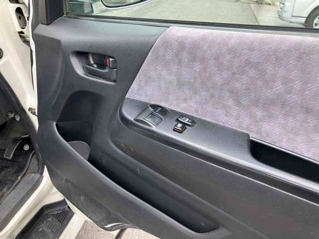 ハイエースワゴン ＧＬ　４ＷＤ　ＥＴＣ　バックカメラ　ナビ　ＴＶ　電動スライドドア　キーレスエントリー　電動格納ミラー　後席モニター　ＡＴ　アルミホイール　盗難防止システム　ＡＢＳ　エアコン　パワーステアリング（12枚目）
