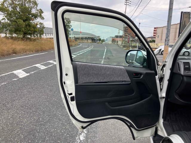 ハイエースワゴン ＧＬ　４ＷＤ　ＥＴＣ　バックカメラ　ナビ　ＴＶ　電動スライドドア　キーレスエントリー　電動格納ミラー　後席モニター　ＡＴ　アルミホイール　盗難防止システム　ＡＢＳ　エアコン　パワーステアリング（26枚目）