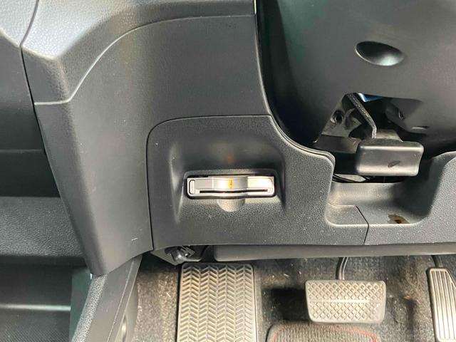 フィット RS ETC ナビ TV アルミホイール キーレスエントリー 電動格納ミラー CVT 盗難防止システム 衝突安全ボディ ABS CD DVD再生 エアコン パワーステアリング パワーウィンドウ(20枚目)