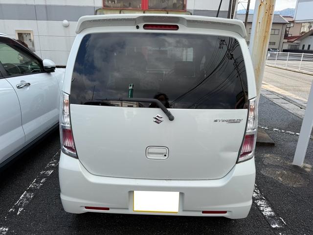 ワゴンＲスティングレー リミテッド　ＣＤ　スマートキー　ＨＩＤヘッドライト　電動格納ミラー　ＡＷ１４インチ　ＡＢＳ　エアコン　パワーウィンドウ　パワーステアリング　運転席・助手席エアバック　盗難防止システム　衝突安全ボディ（10枚目）