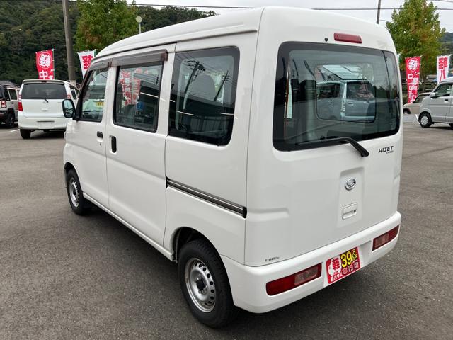 ハイゼットカーゴ 　４ＷＤ車　パワーステアリング両側スライドドア　純正ラジオスピーカー　フルフラットシート　エアコン（5枚目）