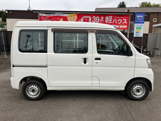 ハイゼットカーゴ 　４ＷＤ車　パワーステアリング両側スライドドア　純正ラジオスピーカー　フルフラットシート　エアコン（8枚目）