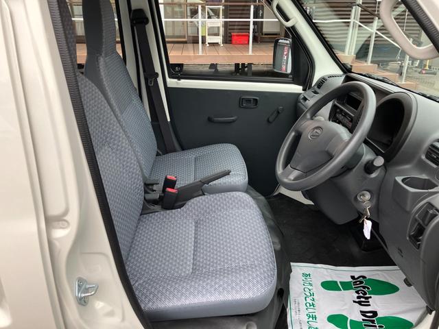 ハイゼットカーゴ 　４ＷＤ車　パワーステアリング両側スライドドア　純正ラジオスピーカー　フルフラットシート　エアコン（10枚目）