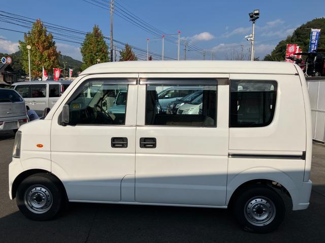 エブリイ ＰＡ　４ＷＤ車　両側スライドドア　エアコン　ＣＤデッキ　フルフラットシート　パワーステアリング　Ｗエアバック　ＡＢＳ（9枚目）