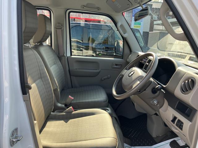 エブリイ ＰＡ　４ＷＤ車　両側スライドドア　エアコン　ＣＤデッキ　フルフラットシート　パワーステアリング　Ｗエアバック　ＡＢＳ（10枚目）