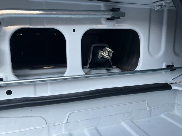 エブリイ ＰＡ　４ＷＤ車　両側スライドドア　エアコン　ＣＤデッキ　フルフラットシート　パワーステアリング　Ｗエアバック　ＡＢＳ（19枚目）