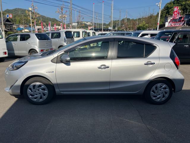 アクア Sスタイルブラック 衝突被害軽減ブレーキ バックカメラ ETC レーンキープアシスト ワンセグTV・ナビ Bluetooth接続 CD再生 プッシュスタート キーレス オートエアコン 電動格納ミラー Wエアバック ABS(9枚目)