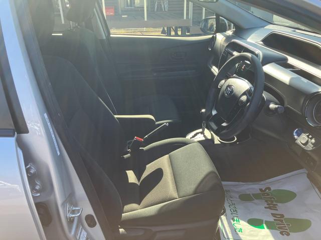 アクア Sスタイルブラック 衝突被害軽減ブレーキ バックカメラ ETC レーンキープアシスト ワンセグTV・ナビ Bluetooth接続 CD再生 プッシュスタート キーレス オートエアコン 電動格納ミラー Wエアバック ABS(10枚目)