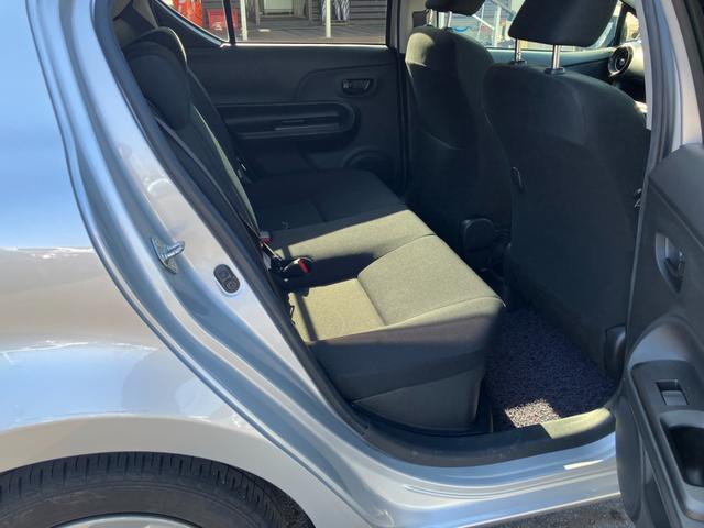 アクア Sスタイルブラック 衝突被害軽減ブレーキ バックカメラ ETC レーンキープアシスト ワンセグTV・ナビ Bluetooth接続 CD再生 プッシュスタート キーレス オートエアコン 電動格納ミラー Wエアバック ABS(12枚目)