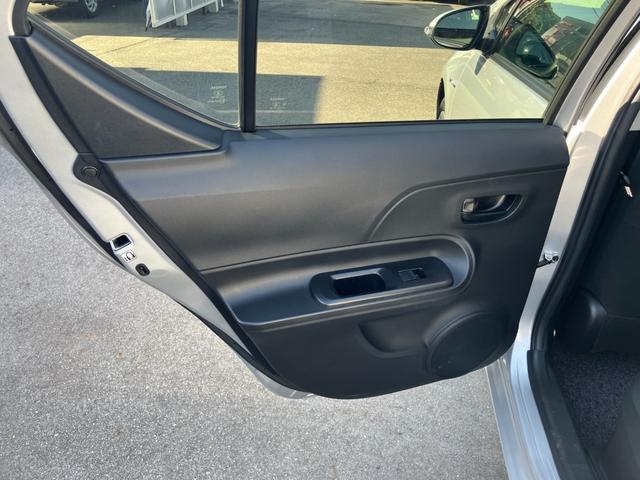 アクア Sスタイルブラック 衝突被害軽減ブレーキ バックカメラ ETC レーンキープアシスト ワンセグTV・ナビ Bluetooth接続 CD再生 プッシュスタート キーレス オートエアコン 電動格納ミラー Wエアバック ABS(18枚目)