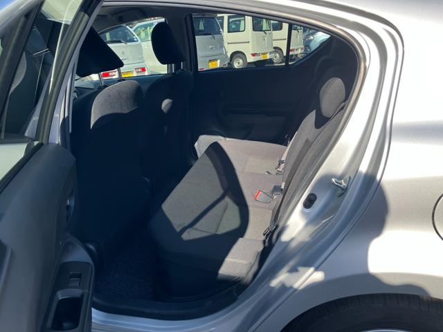 アクア Sスタイルブラック 衝突被害軽減ブレーキ バックカメラ ETC レーンキープアシスト ワンセグTV・ナビ Bluetooth接続 CD再生 プッシュスタート キーレス オートエアコン 電動格納ミラー Wエアバック ABS(20枚目)