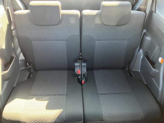 レーダークルーズコントロールを装備。高速道路での走行の際に、クルーズコントロールを使用すると、アクセルを踏まなくても前方の車の速度に合わせて進みますのでロングドライブで活躍できる装備です。