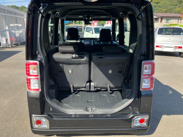 スマートキーを装備しております。鍵を持っているだけで鍵の開閉が可能になり便利な装備です。