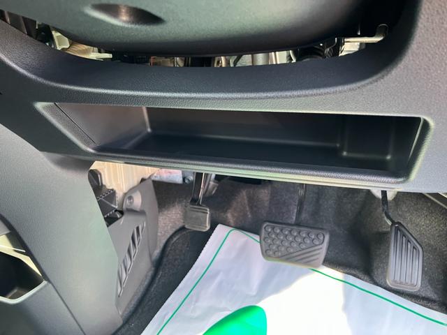 ご契約から納車まで担当営業を中心に、各スタッフ全員協力の上、迅速に進めさせていただきます。契約後車庫証明等の手続き中に、納車前車検又は点検をさせて頂き、ベストな態勢で納車の準備をさせて頂きます