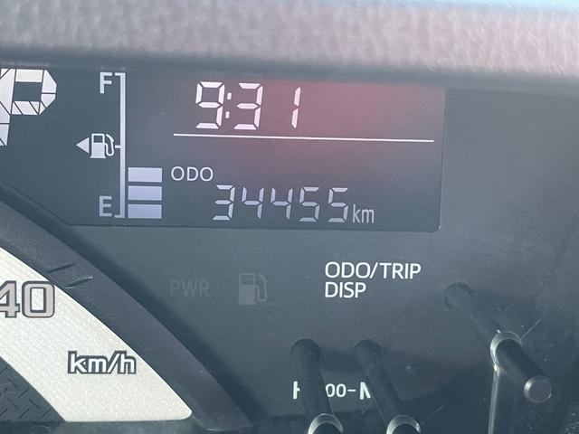 中古車の特権！フロアマット・バイザー付いてます！新車のときは別売り！当店はもちろん車輌本体価格に含まれておりますのでご安心を！