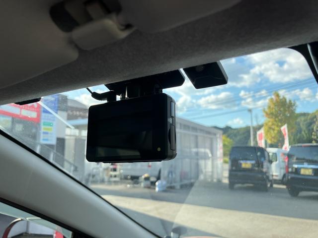 純正オプションはもちろん、社外のナビやフリップダウンモニター、ドライブレコーダー、ＥＴＣ等、お客様のご希望のオプション取付も可能♪お客様による商品持込み、取付のみの対応もしております♪