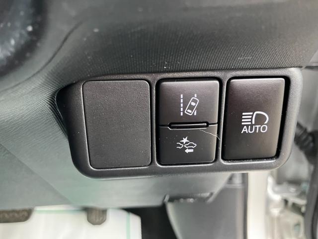 ☆嬉しいバックカメラ付き！後方が苦手で大きな車は運転できないという方の強い味方ですね！しかもガイドラインが映るのでそれを頼りに運転していただければ後方も安心してバックできますよ☆