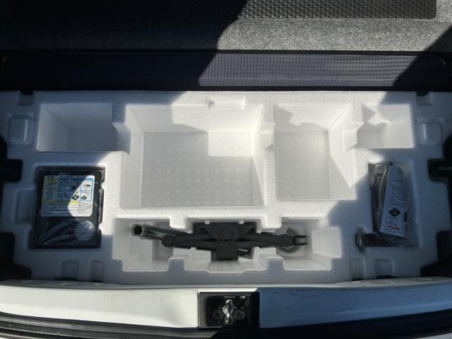 アルト Ｌ　衝突被害軽減ブレーキ　レーンキープアシスト　アイドリングストップ　障害物センサー　純正ＣＤデッキ　ドライブレコーダー　運転席シートヒーター　エアコン　パワーウィンドウ　キーレス　横滑り防止装置（16枚目）