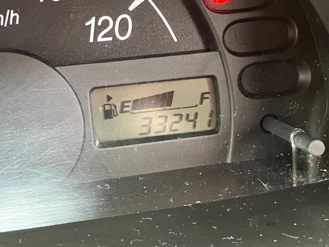 スクラムトラック 　オートマ車　エアコン　純正ラジオデッキ　パワーステアリング　ハロゲンランプ　トラック　　積載量３５０ｋｇ（27枚目）