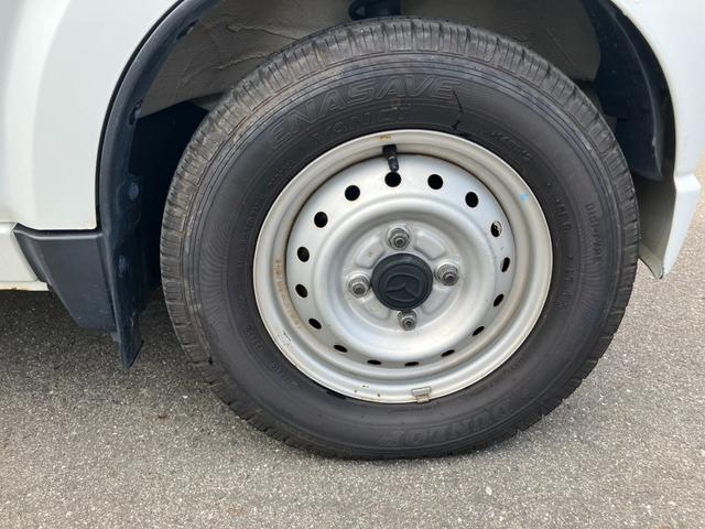 スクラムトラック 　オートマ車　エアコン　純正ラジオデッキ　パワーステアリング　ハロゲンランプ　トラック　　積載量３５０ｋｇ（30枚目）