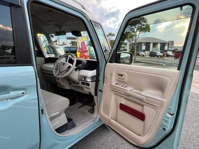 セーフティサポート　ルーフレール　両側電動ドア　オートライト／オートハイビーム　コーナーセンサー　シートヒーター　ＣＤ　ＵＳＢ　Ｂｌｕｅｔｏｏｔｈ　オートリトラミラー